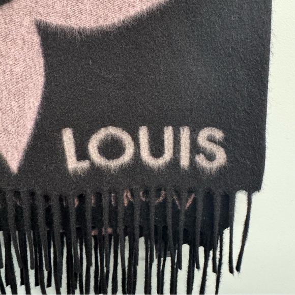 Louis Vuitton Scarf - Picture 4 of 5
